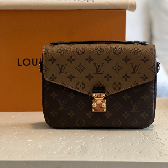 Louis Vuitton pochette Métis in reverse monogram - Picture 1 of 13